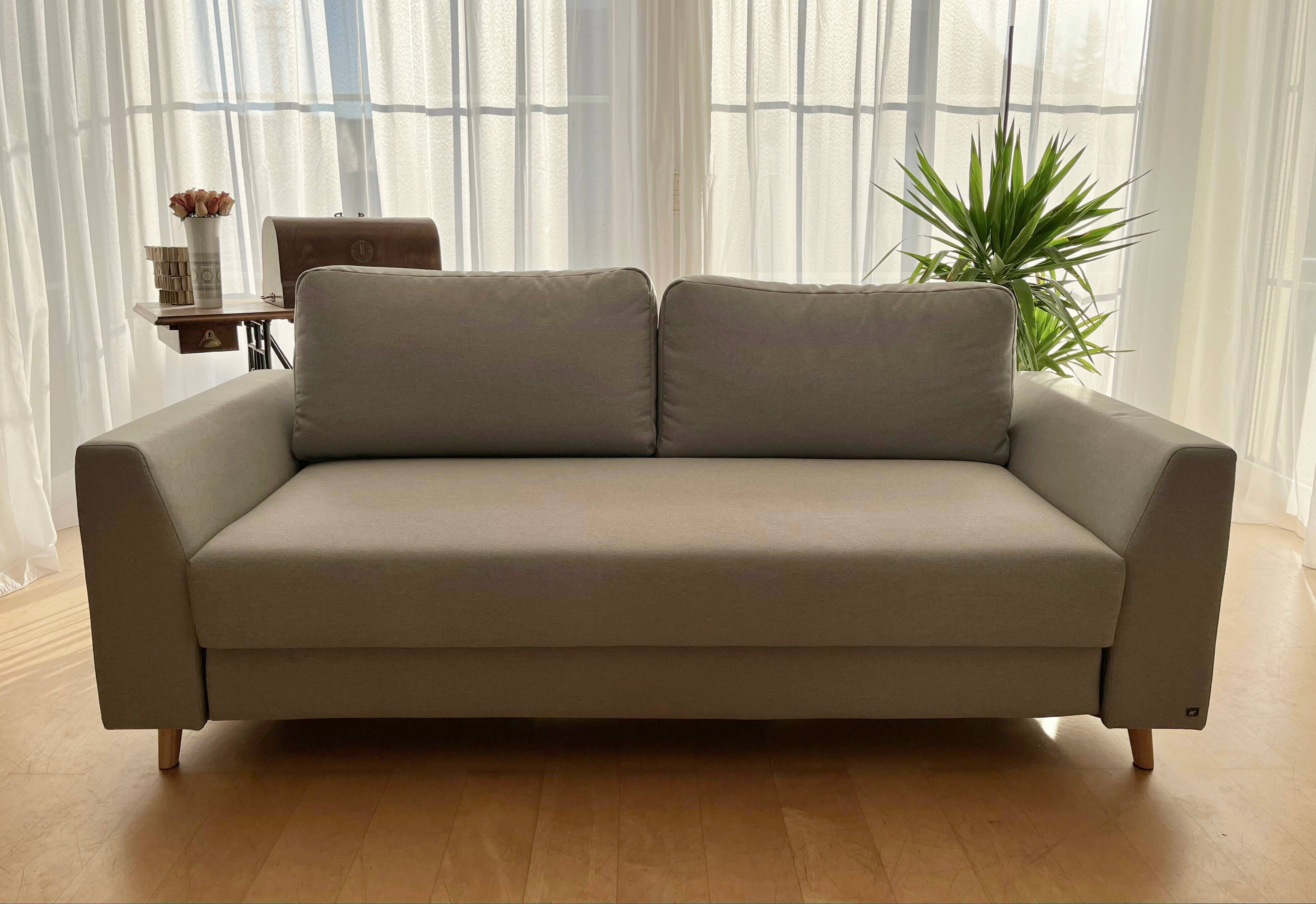 De Bruno slaapbank opgevouwen tot bank